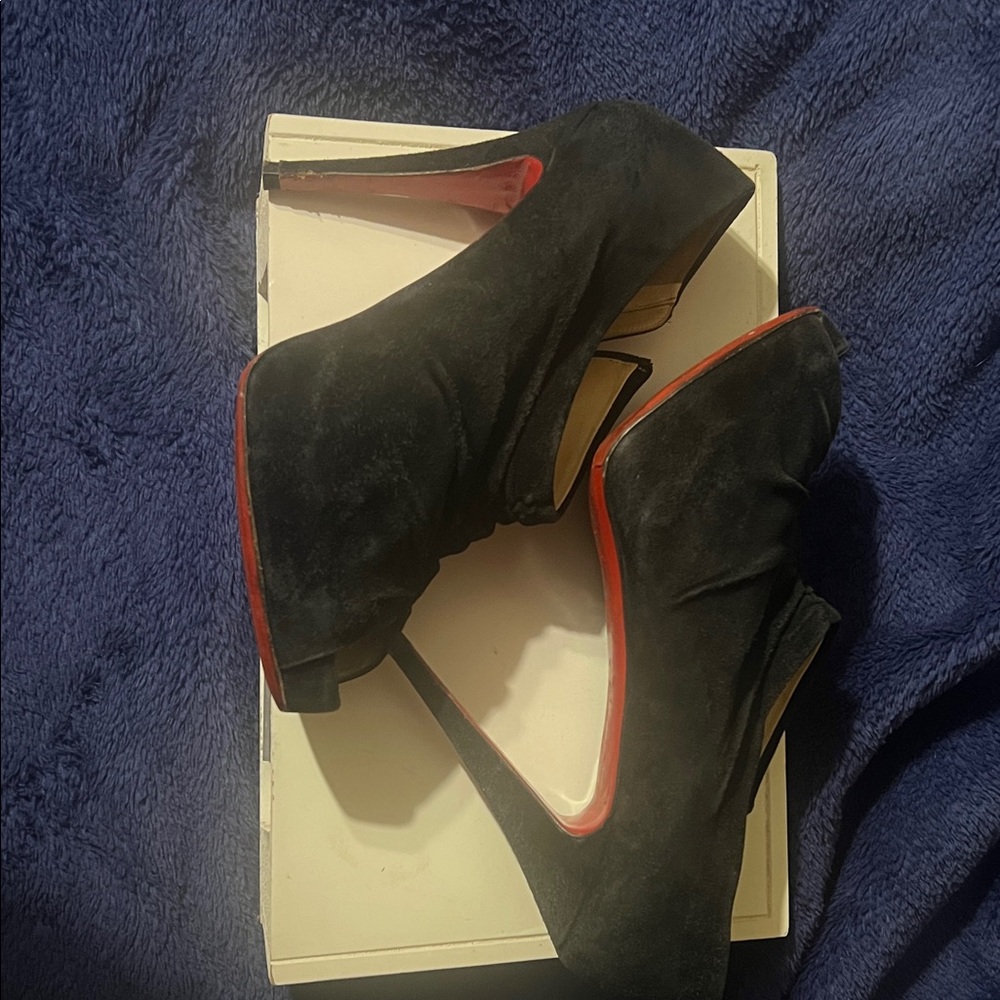 Christian Louboutin Black Peep-Toe Heels with Red Sole - Picture 6 of 8